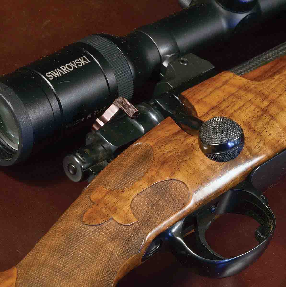 The Biesen .270 Winchester features superb recessed checkering, a knurled bolt knob and a modified bolt shroud fitted with a three-position wing safety.